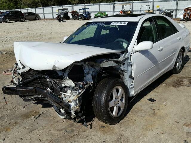 4T1BE32K74U348575 - 2004 TOYOTA CAMRY LE WHITE photo 2