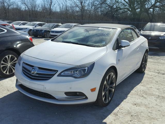 W04WH3N58HG168555 - 2017 BUICK CASCADA PR WHITE photo 2