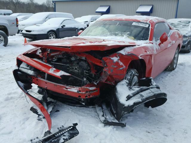 2B3LJ44V69H630736 - 2009 DODGE CHALLENGER RED photo 2