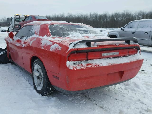 2B3LJ44V69H630736 - 2009 DODGE CHALLENGER RED photo 3