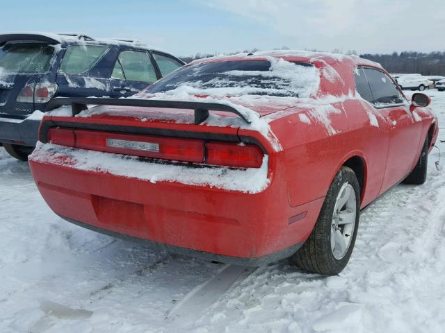 2B3LJ44V69H630736 - 2009 DODGE CHALLENGER RED photo 4