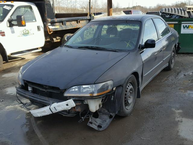 1HGCG665XXA133191 - 1999 HONDA ACCORD LX BLACK photo 2