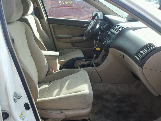 1HGCM56774A037874 - 2004 HONDA ACCORD EX WHITE photo 5