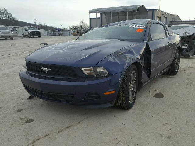 1ZVBP8AM2C5214660 - 2012 FORD MUSTANG BLUE photo 2