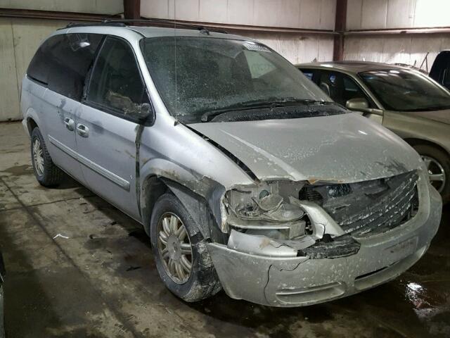 2C4GP54L05R284674 - 2005 CHRYSLER TOWN & COU SILVER photo 1