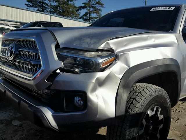 5TFCZ5ANXHX110826 - 2017 TOYOTA TACOMA DOU SILVER photo 9