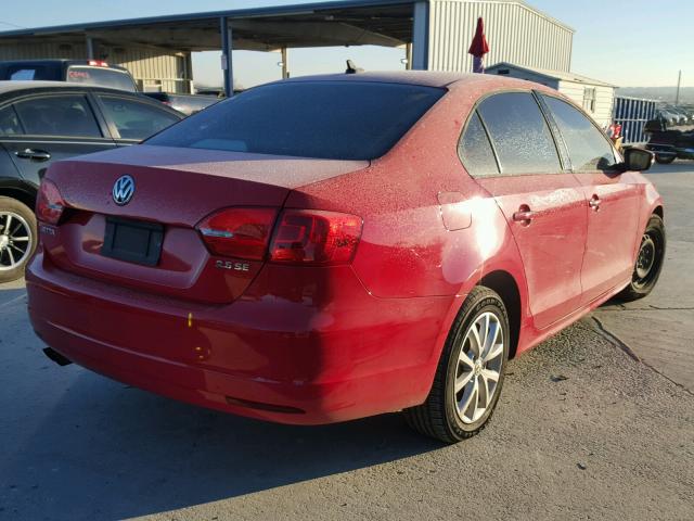 3VWDX7AJ8CM451091 - 2012 VOLKSWAGEN JETTA SE RED photo 4