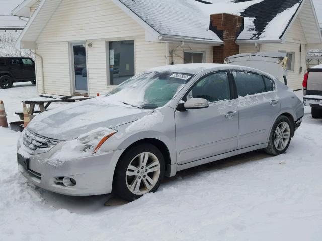 1N4BL2AP6AN541264 - 2010 NISSAN ALTIMA SR SILVER photo 2