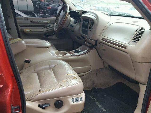 5LMRU27L6WLJ52436 - 1998 LINCOLN NAVIGATOR RED photo 5