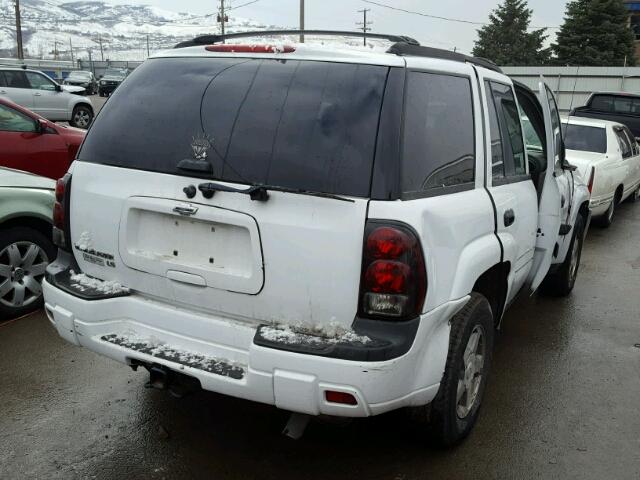 1GNDT13S552230034 - 2005 CHEVROLET TRAILBLAZE WHITE photo 4