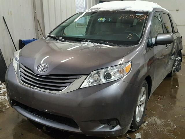 5TDKK3DC9GS704164 - 2016 TOYOTA SIENNA LE GRAY photo 2