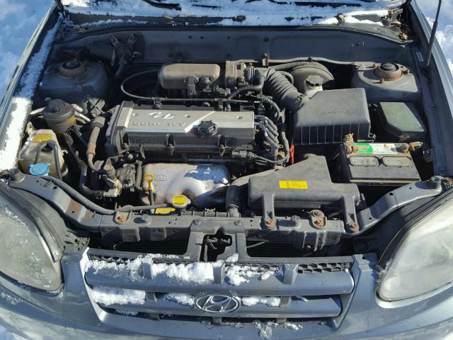 KMHCG45C65U629650 - 2005 HYUNDAI ACCENT GL GRAY photo 7