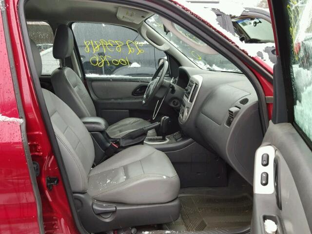 1FMYU96H45KC74253 - 2005 FORD ESCAPE HEV RED photo 5