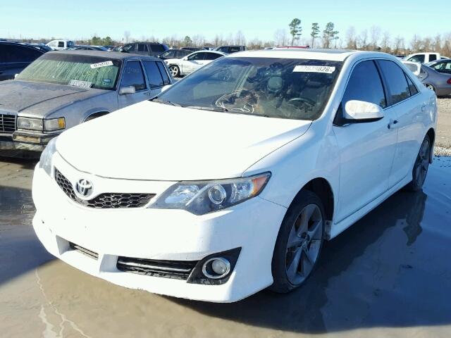 4T1BF1FK3EU764197 - 2014 TOYOTA CAMRY L WHITE photo 2