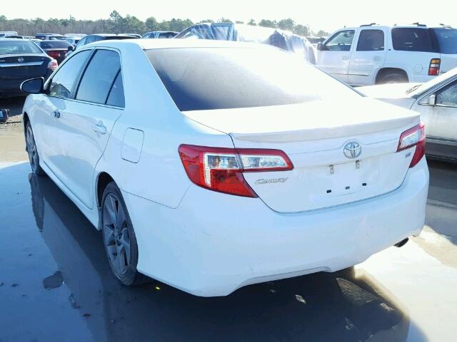 4T1BF1FK3EU764197 - 2014 TOYOTA CAMRY L WHITE photo 3