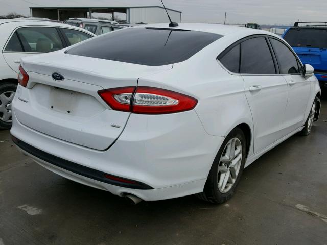 1FA6P0H75F5129201 - 2015 FORD FUSION SE WHITE photo 4