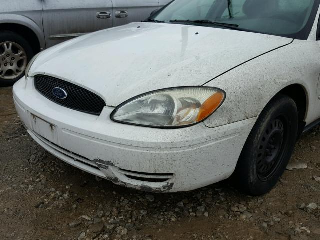 1FAFP53225A301845 - 2005 FORD TAURUS SE WHITE photo 9