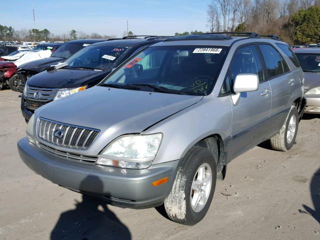 JTJGF10U620136851 - 2002 LEXUS RX 300 SILVER photo 2