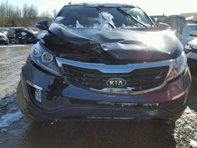 KNDPC3A21B7079292 - 2011 KIA SPORTAGE E BLUE photo 9