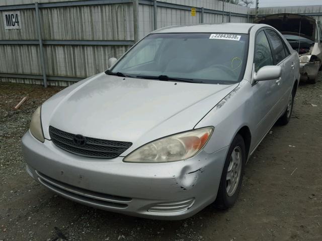 4T1BF30K72U507530 - 2002 TOYOTA CAMRY LE SILVER photo 2