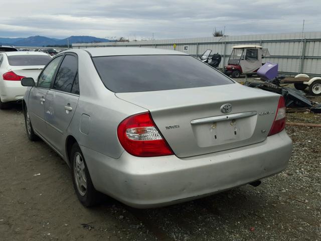 4T1BF30K72U507530 - 2002 TOYOTA CAMRY LE SILVER photo 3