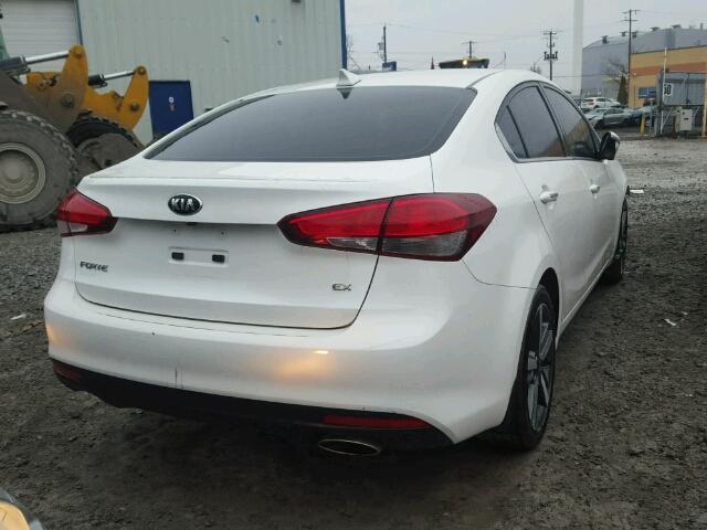 3KPFL4A88HE087727 - 2017 KIA FORTE EX WHITE photo 4