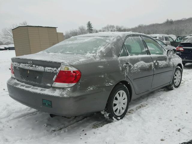 4T1BE30K55U568494 - 2005 TOYOTA CAMRY LE GRAY photo 4