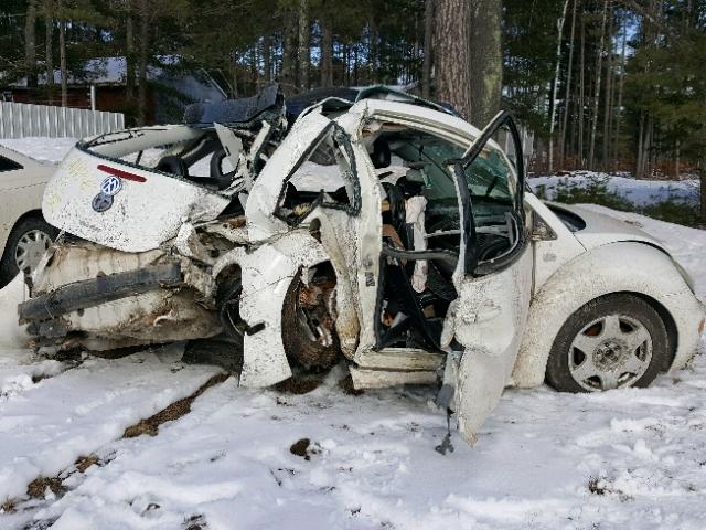 3VWCD21C51M444833 - 2001 VOLKSWAGEN NEW BEETLE 白色 照片 9