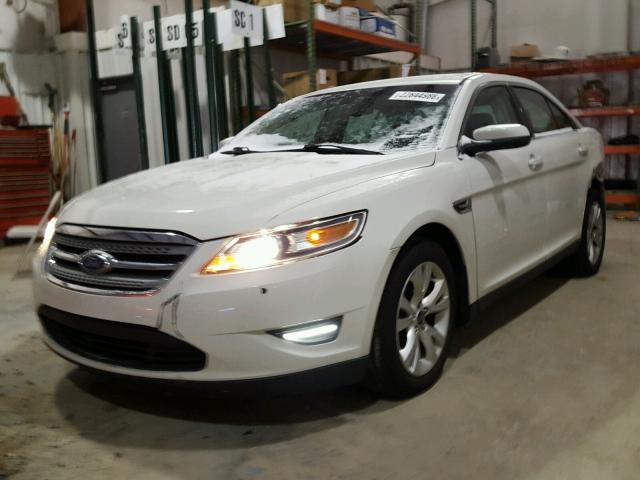 1FAHP2EW8BG189911 - 2011 FORD TAURUS SEL WHITE photo 2