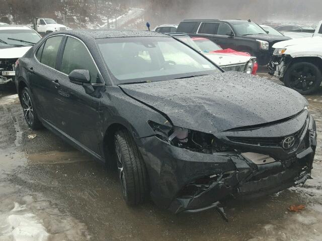 JTNB11HK0J3001615 - 2018 TOYOTA CAMRY L BLACK photo 1