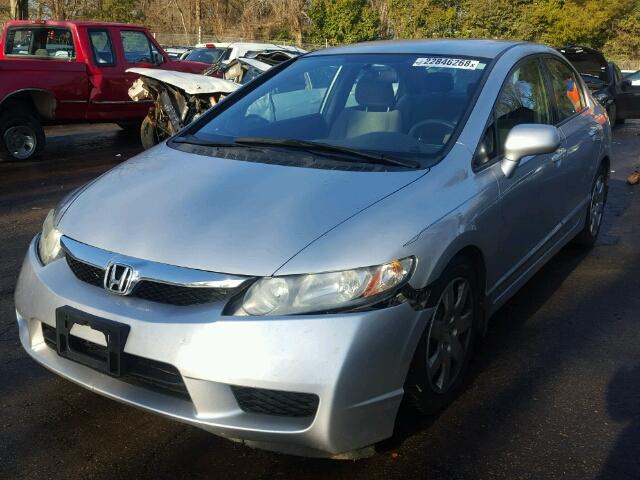 2HGFA1F58AH330550 - 2010 HONDA CIVIC LX SILVER photo 2