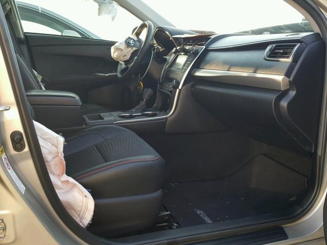 4T1BD1FK4FU145826 - 2015 TOYOTA CAMRY HYBR TAN photo 5