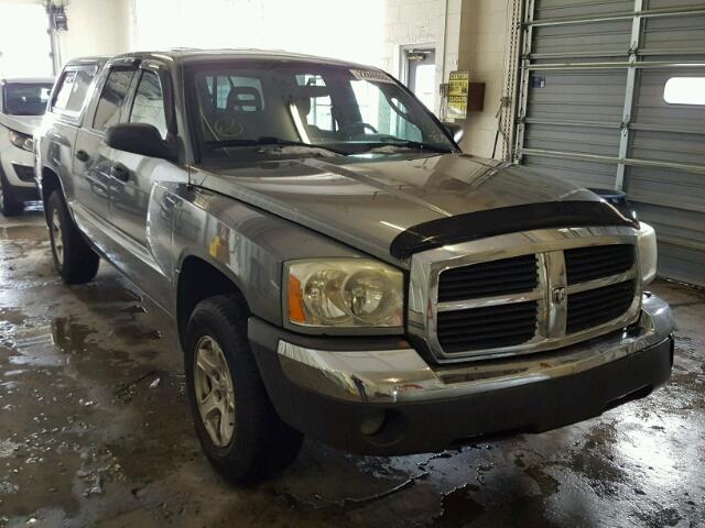 1D7HW48N45S156410 - 2005 DODGE DAKOTA QUA GRAY photo 1