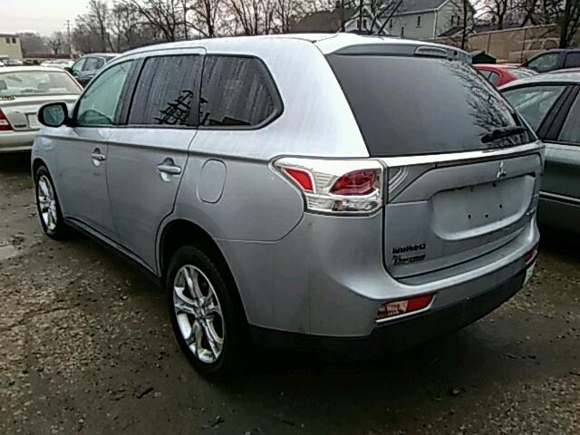 JA4AD3A38EZ008007 - 2014 MITSUBISHI OUTLANDER SILVER photo 3