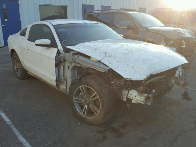 1ZVBP8AM2D5233758 - 2013 FORD MUSTANG WHITE photo 1