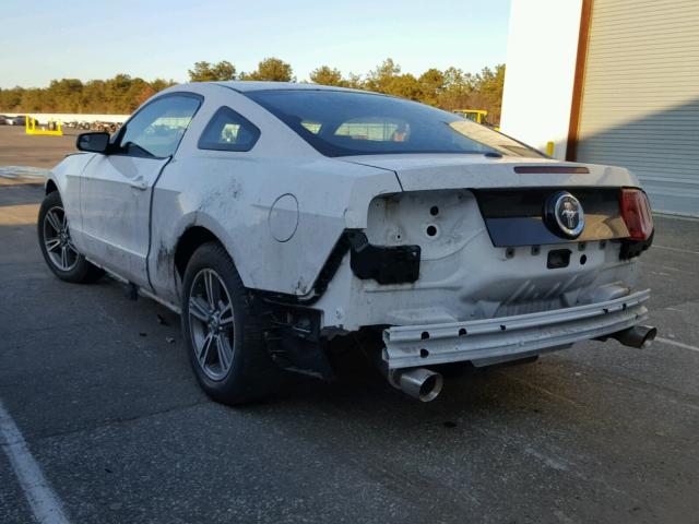 1ZVBP8AM2D5233758 - 2013 FORD MUSTANG WHITE photo 3