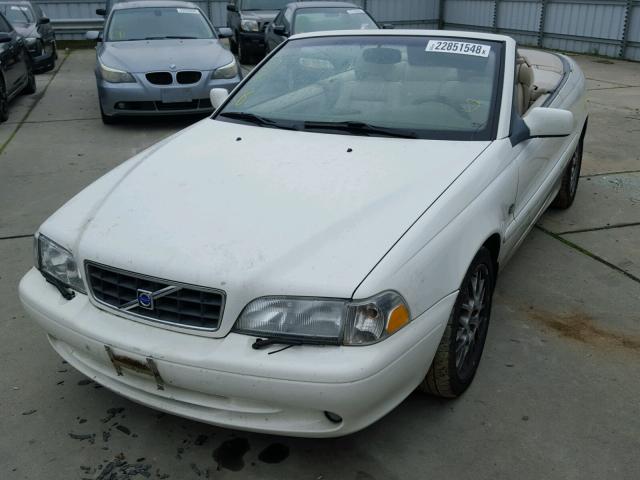 YV1NC62D93J035452 - 2003 VOLVO C70 HPT WHITE photo 2