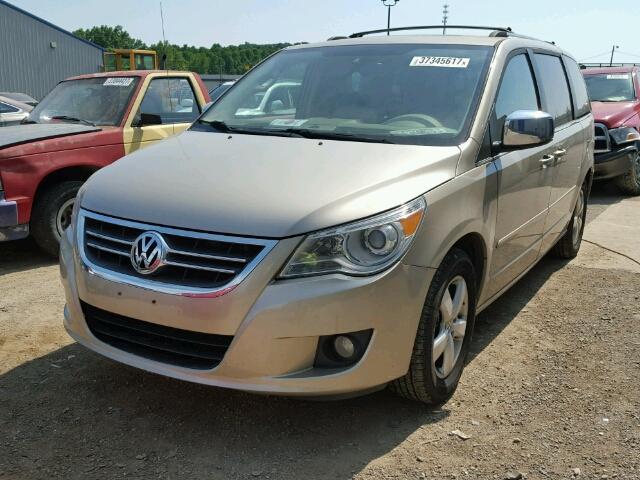 2V8HW64X59R517491 - 2009 VOLKSWAGEN ROUTAN SEL TAN photo 2