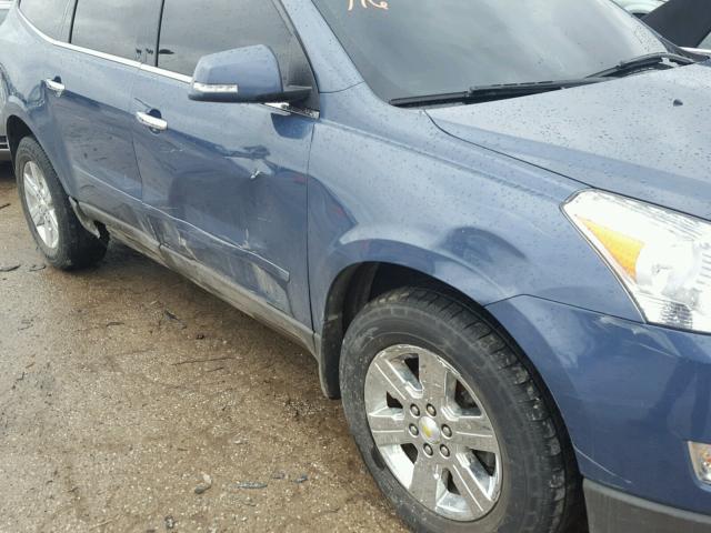 1GNKRGED9CJ305988 - 2012 CHEVROLET TRAVERSE L BLUE photo 9