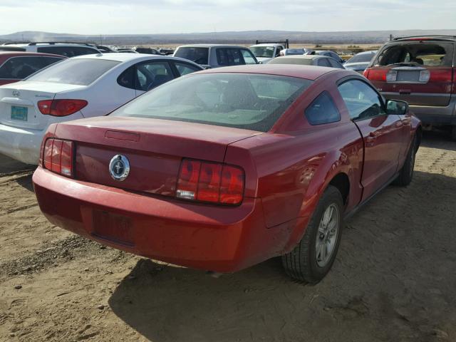 1ZVHT80N185158377 - 2008 FORD MUSTANG RED photo 4