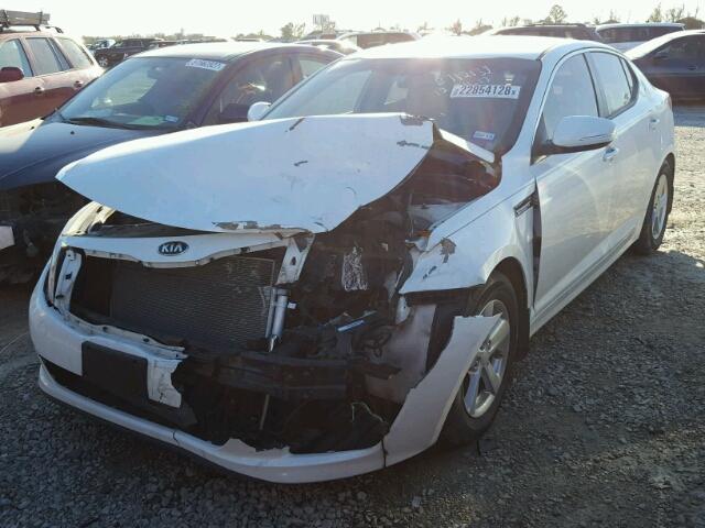 KNAGM4A77F5634467 - 2015 KIA OPTIMA LX WHITE photo 2