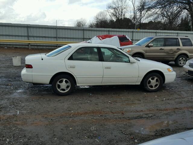 4T1BG22K0WU856457 - 1998 TOYOTA CAMRY CE WHITE photo 9