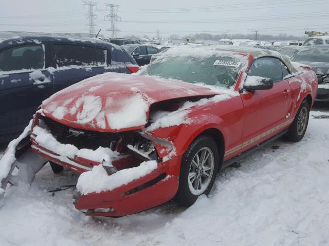 1ZVFT84N655227626 - 2005 FORD MUSTANG RED photo 2