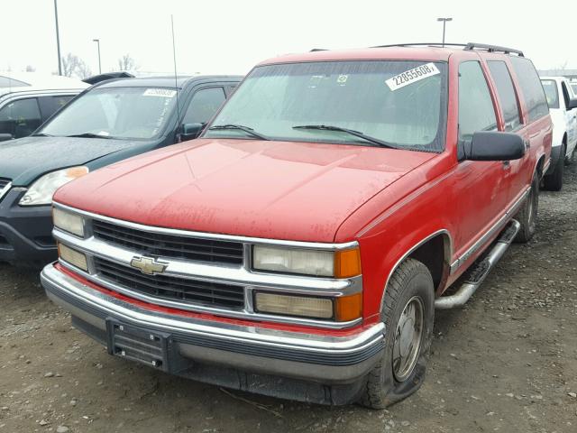 3GNEC16R8XG185677 - 1999 CHEVROLET SUBURBAN C RED photo 2