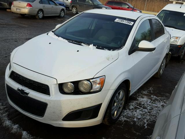 1G1JB5SH1C4165379 - 2012 CHEVROLET SONIC LS 白色 照片 2