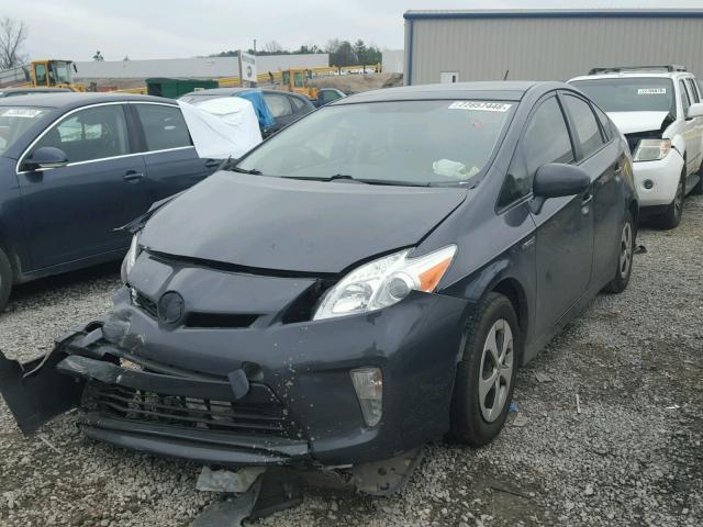 JTDKN3DU6E1740517 - 2014 TOYOTA PRIUS GRAY photo 2