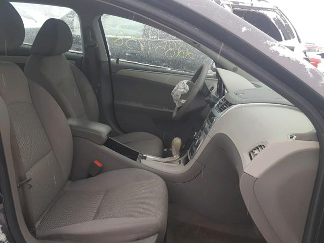 1G1ZC5EB4AF277599 - 2010 CHEVROLET MALIBU 1LT 灰色 照片 5