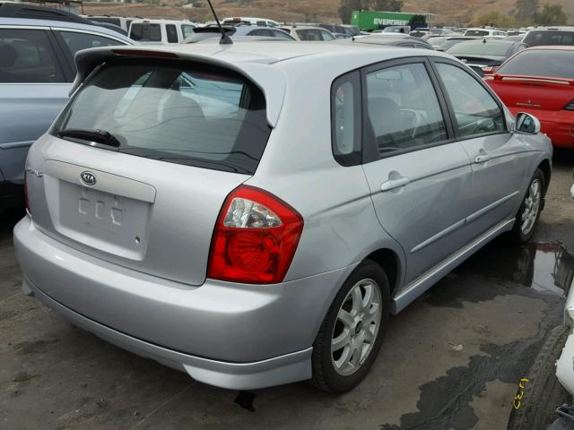 KNAFE161155111651 - 2005 KIA SPECTRA5 SILVER photo 4