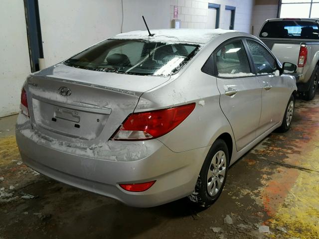 KMHCT4AE5HU323479 - 2017 HYUNDAI ACCENT SE SILVER photo 4