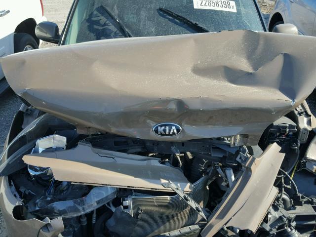 KNDJN2A2XE7036911 - 2014 KIA SOUL BROWN photo 7